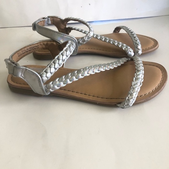 DV Dolce Vita Cassie Girls Silver Iridescent. Braided Straps Sandal Size 2 - Picture 3 of 12